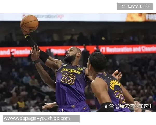 2019年黄蜂与热火激战回顾球场上的精彩瞬间与战术较量分析