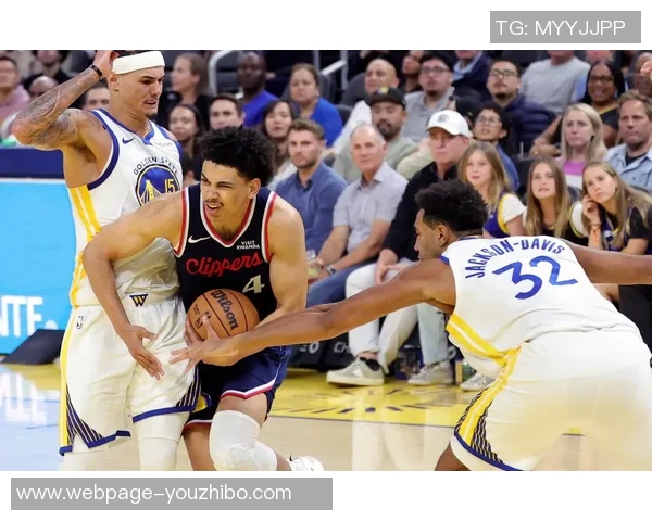 勇士与快船激战正酣NBA直播精彩视频回顾与分析